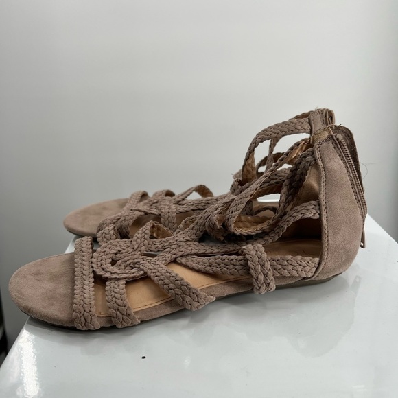 Loren Conrad LC Sandals - Picture 3 of 8
